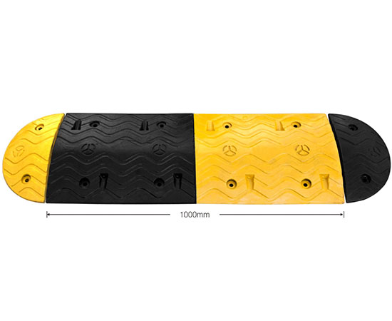 Black & Yellow Rubber Speed Bump for Traffic Safety